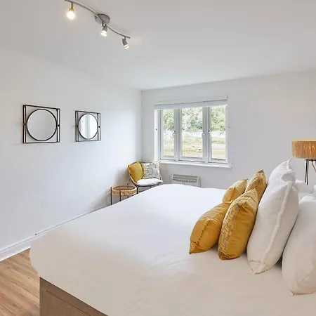 Host & - Freshwater View *