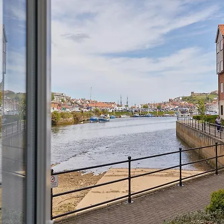 Апартаменты Host & - Freshwater View *