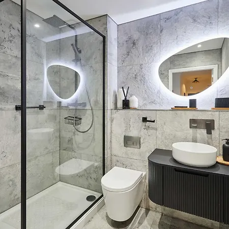 Host & - Freshwater View