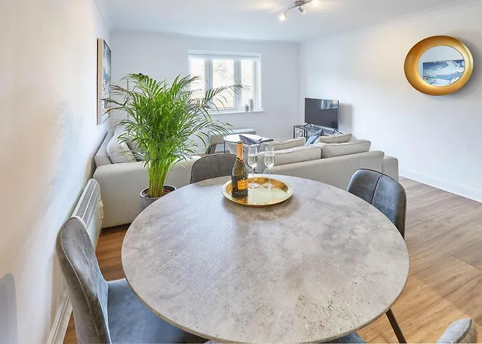 Apartment Host&stay - Freshwater View *