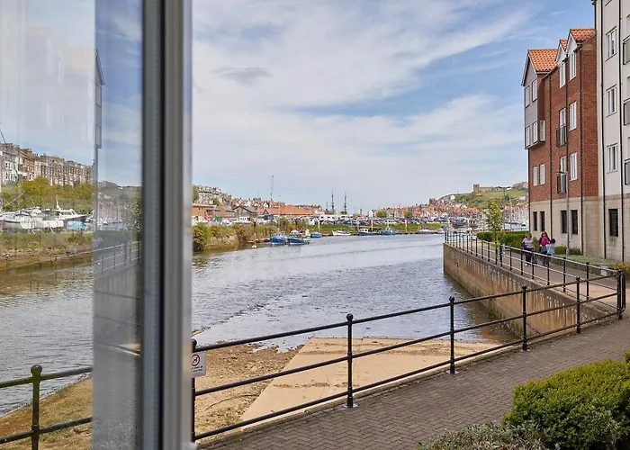 Apartment Host&stay - Freshwater View *